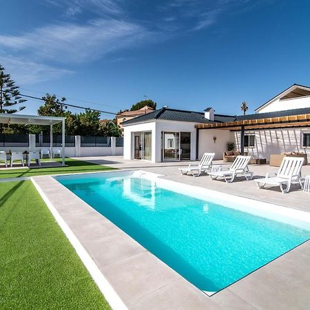 Palm Tree Villa - 5Bdr Paradise Pool / Chill Out Beds Торремолинос Экстерьер фото
